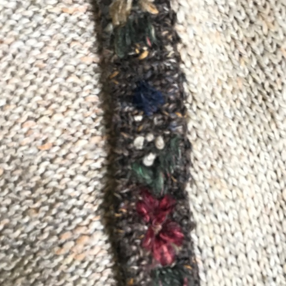 Graffiti Women’s Boho Knit Sweater Vest, Floral Detail - Picture 7 of 16